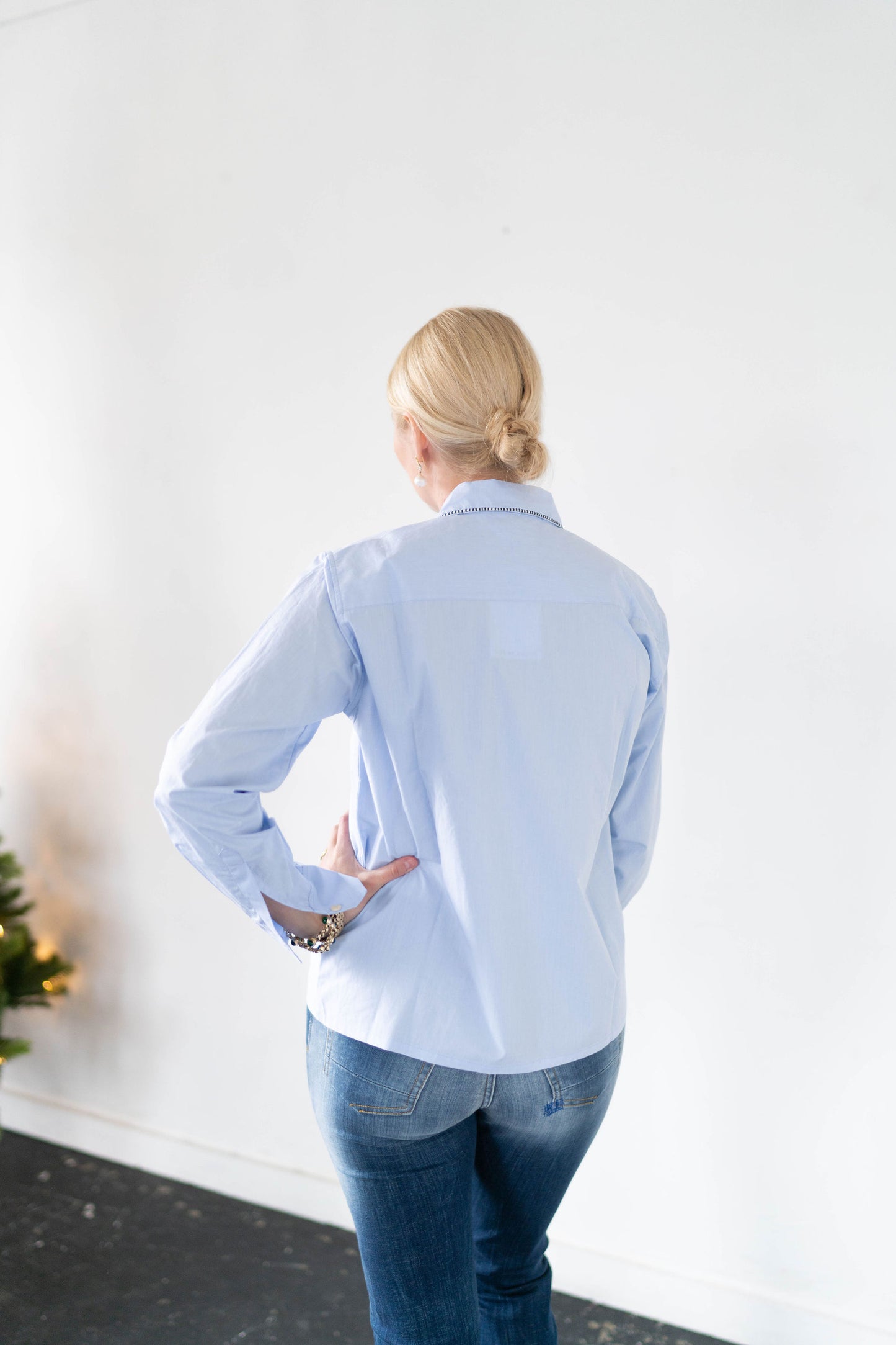 Jupe by Jackie Floral Embroidered Blouse